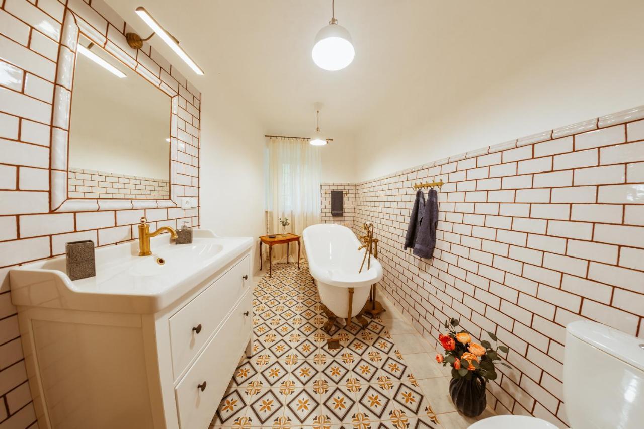 Apartmany Rodny Dom Deza Hoffmanna บันสกา ชีอาว์นีซา ภายนอก รูปภาพ