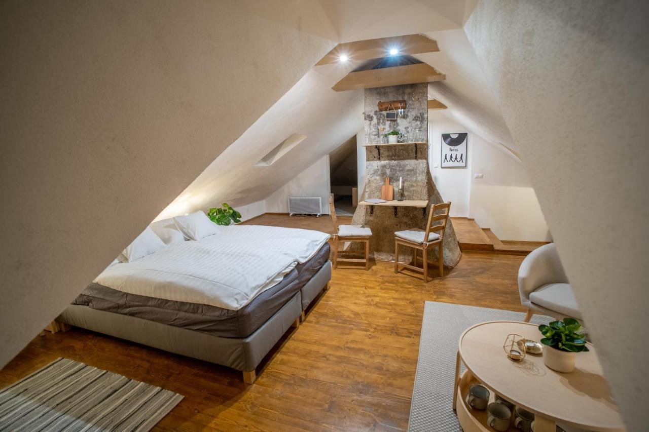 Apartmany Rodny Dom Deza Hoffmanna บันสกา ชีอาว์นีซา ภายนอก รูปภาพ